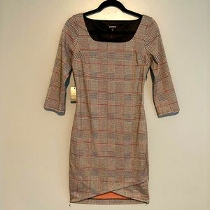 Quarter sleeve dress